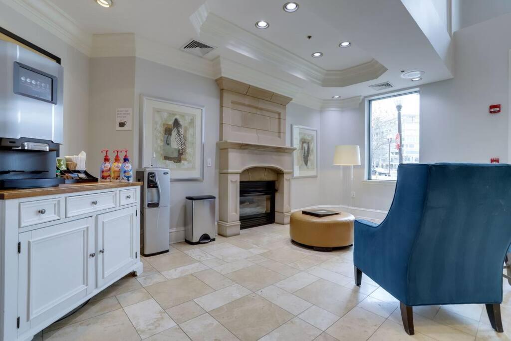 Fantastic 1 Bedroom Condo At Ballston With Gym 阿林顿 外观 照片
