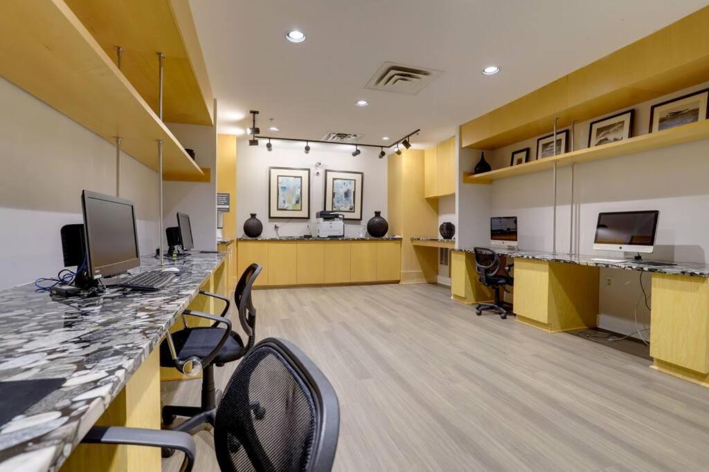 Fantastic 1 Bedroom Condo At Ballston With Gym 阿林顿 外观 照片